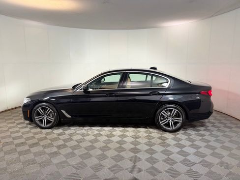 Used 2022 BMW 530i xDrive w/ Convenience Package AWD/4WD image 3