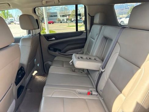 Used 2019 Chevrolet Suburban LT w/ Luxury Package AWD/4WD image 16