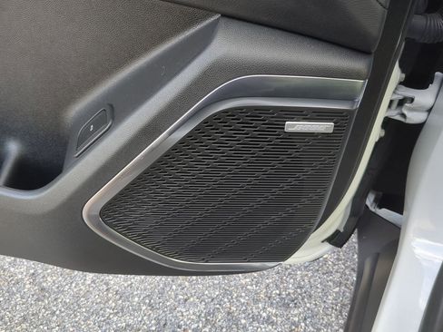 Used 2025 Buick Enclave Preferred w/ Power Package image 24