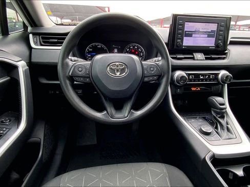 Used 2021 Toyota RAV4 XLE w/ Convenience Package image 6