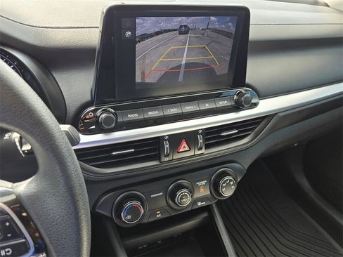 Used 2022 Kia Forte LXS image 20