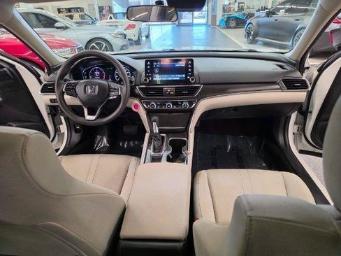 Used 2019 Honda Accord EX image 9