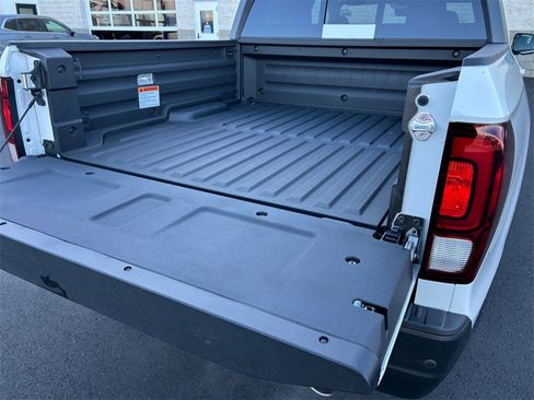 New 2026 Honda Ridgeline Black Edition image 16
