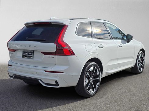 Used 2026 Volvo XC60 B5 Plus w/ Climate Package AWD/4WD image 3