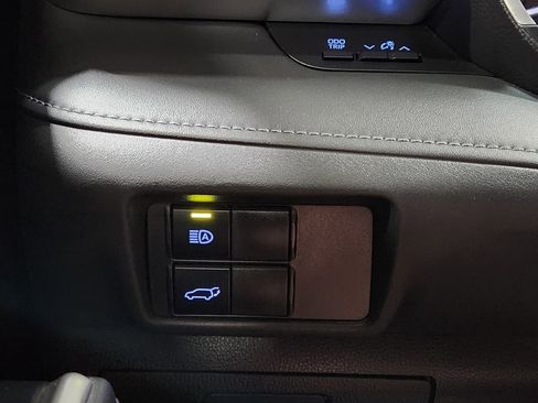 Used 2022 Toyota Highlander XLE image 42