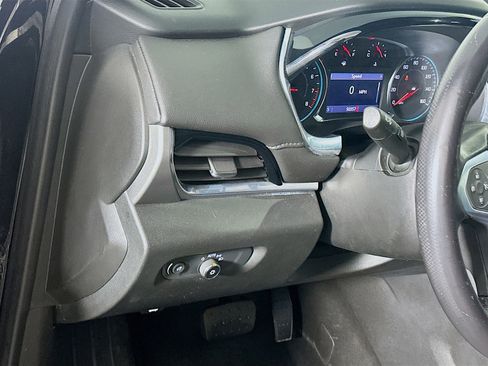 Used 2022 Chevrolet Traverse LT image 17