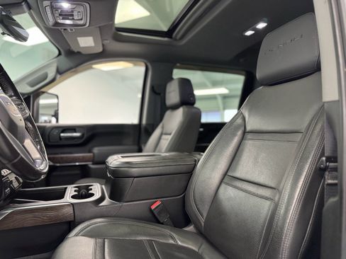 Used 2020 GMC Sierra 3500 Denali w/ Denali Ultimate Package image 14