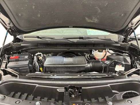 Used 2024 Chevrolet Suburban Premier image 11