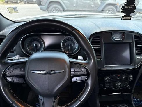 Used 2022 Chrysler 300 S RWD image 8