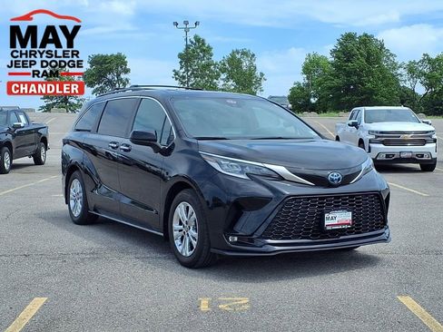 Used 2023 Toyota Sienna XSE w/ XSE Plus Package AWD/4WD image 22