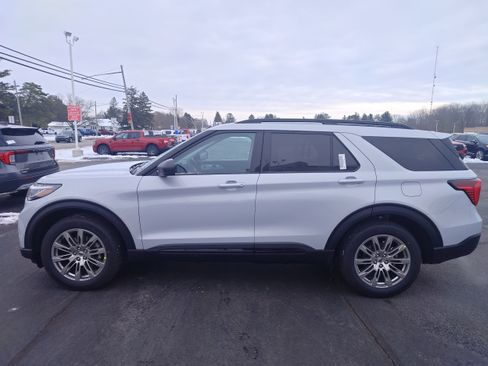 New 2026 Ford Explorer Active w/ Active Comfort Package AWD/4WD image 1