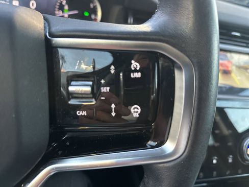 Used 2023 Land Rover Discovery Sport S image 18