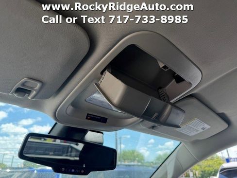 Used 2022 Chevrolet Colorado LT w/ Fleet Safety Package RWD image 19
