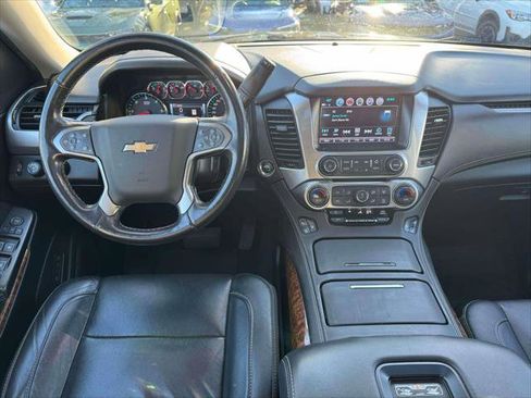 Used 2020 Chevrolet Suburban Premier image 17