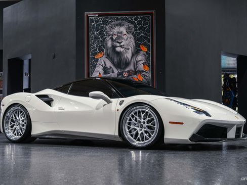Used 2016 Ferrari 488 GTB RWD image 22