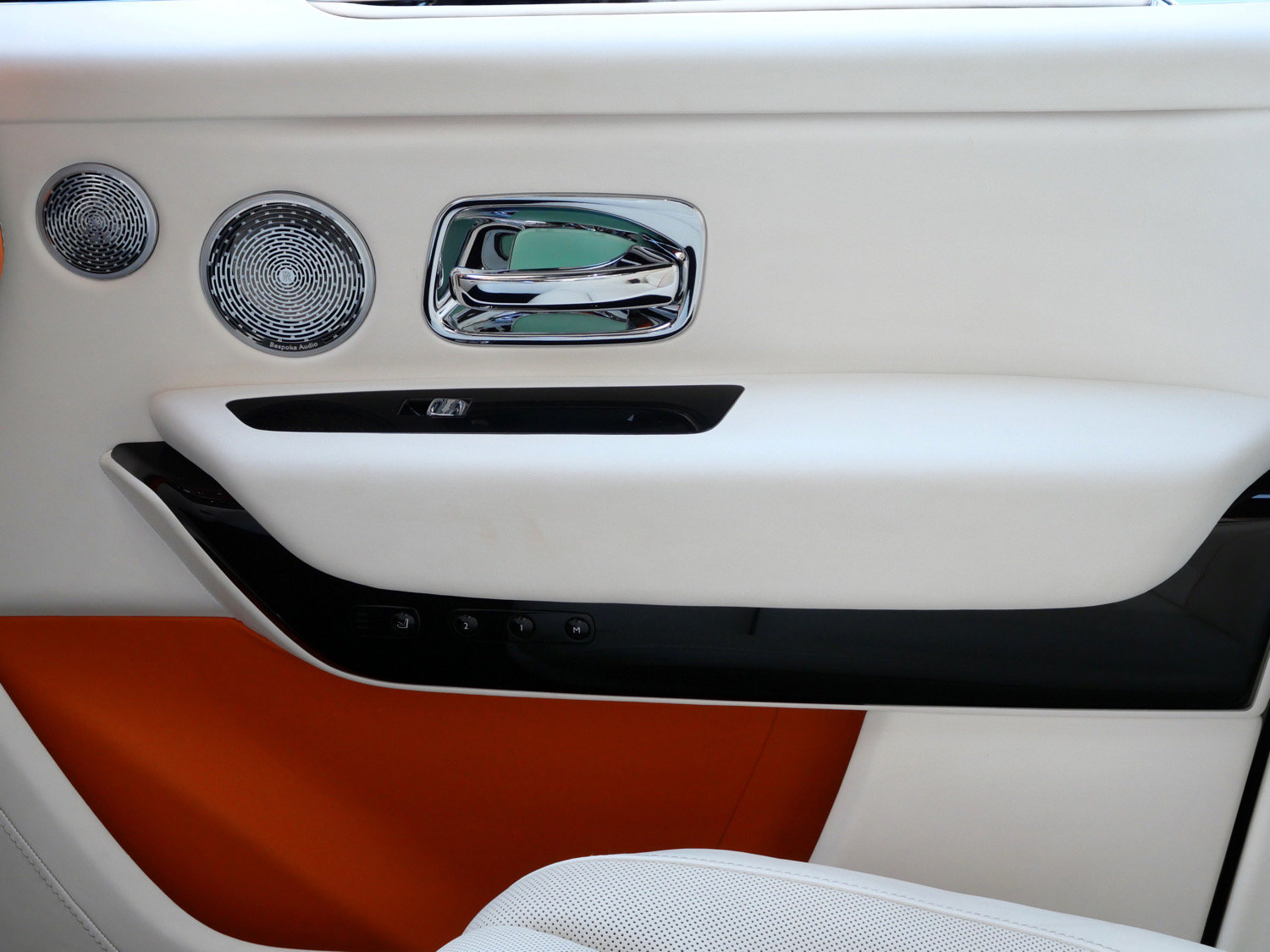 Certified 2022 Rolls-Royce Cullinan w/ Technology Package AWD/4WD image 12