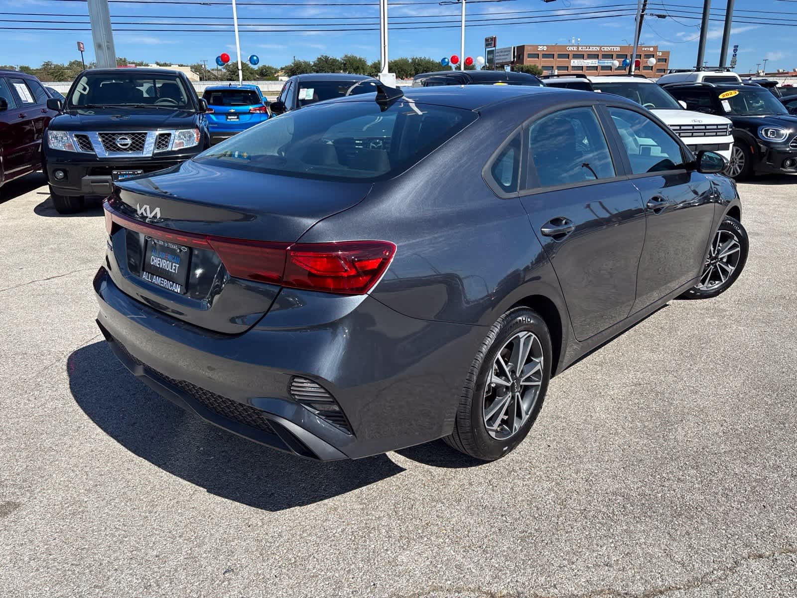 Used 2024 Kia Forte LXS w/ LXS Technology Package FWD image 5