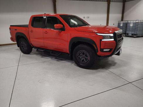 Used 2025 Nissan Frontier PRO-4X w/ Pro Convenience Package AWD/4WD image 2