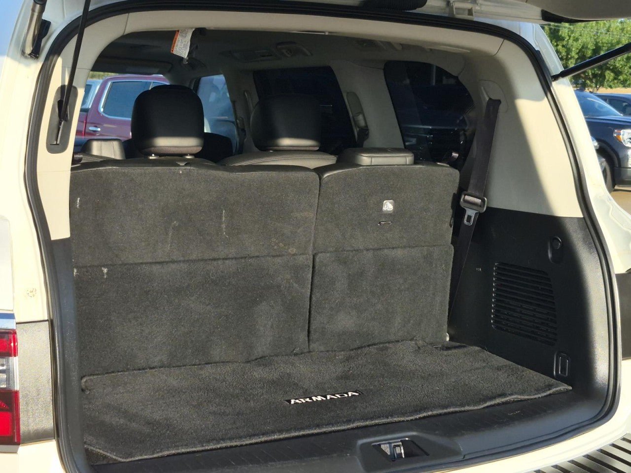 Used 2023 Nissan Armada SL RWD image 8