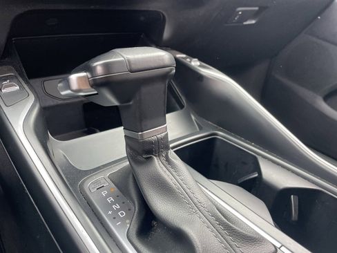 Used 2024 Kia Sorento S image 4