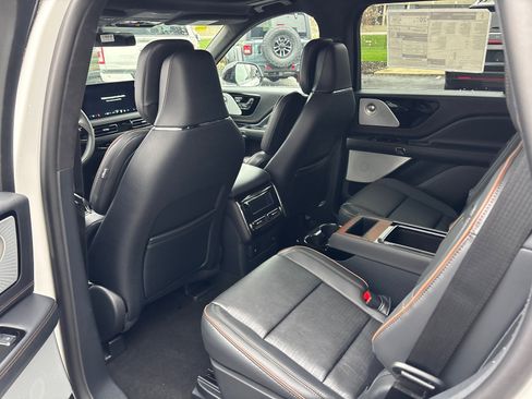 New 2026 Lincoln Aviator Black Label AWD/4WD image 27