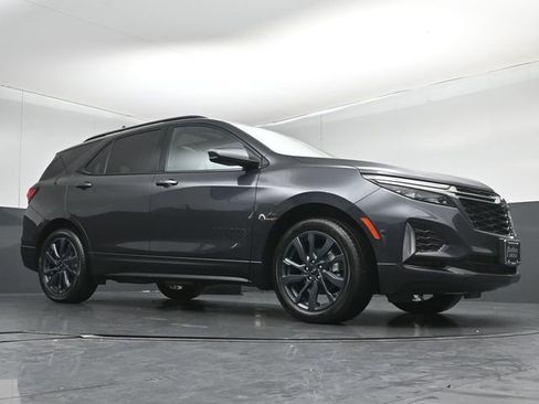 Used 2022 Chevrolet Equinox RS w/ LPO, Floor Liner Package image 35