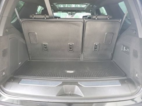 Used 2023 Cadillac Escalade Premium Luxury AWD/4WD image 23