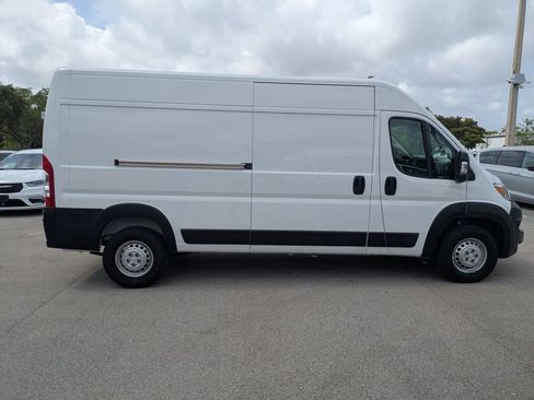 Used 2026 RAM ProMaster 2500 w/ Convenience Group FWD image 5