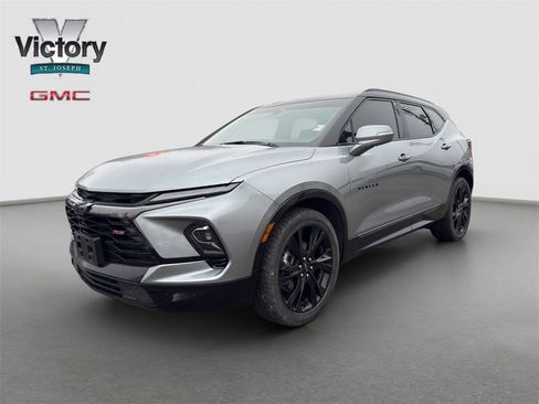 Used 2023 Chevrolet Blazer RS w/ Driver Confidence II Package image 4