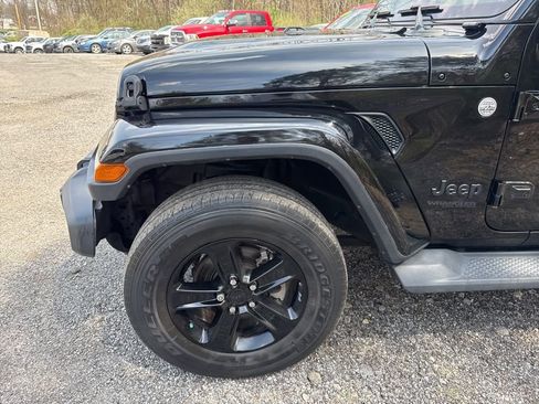 Used 2020 Jeep Wrangler Unlimited Sahara image 6