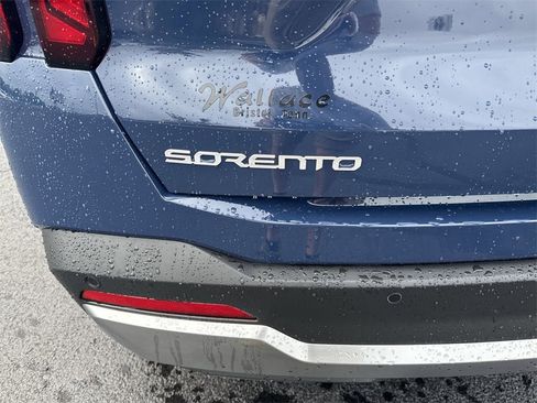 New 2025 Kia Sorento S image 6