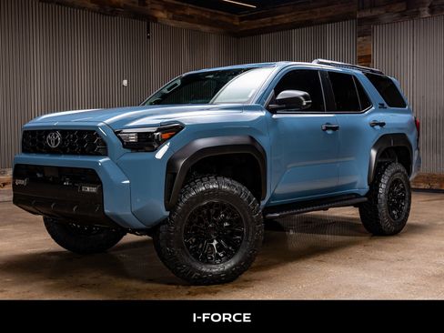 Used 2025 Toyota 4Runner TRD Off-Road Premium image 5