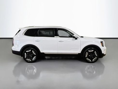 Certified 2024 Kia Telluride EX w/ EX Captain's Chair Package FWD image 8