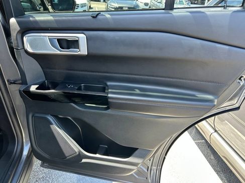 Used 2023 Ford Explorer Platinum w/ Technology Package AWD/4WD image 46