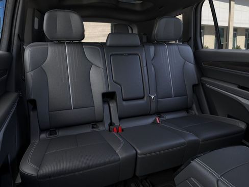New 2026 Cadillac Vistiq Luxury AWD/4WD image 17