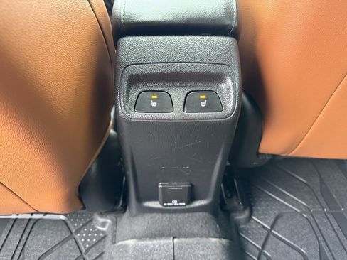 Used 2017 Chevrolet Cruze Premier image 36