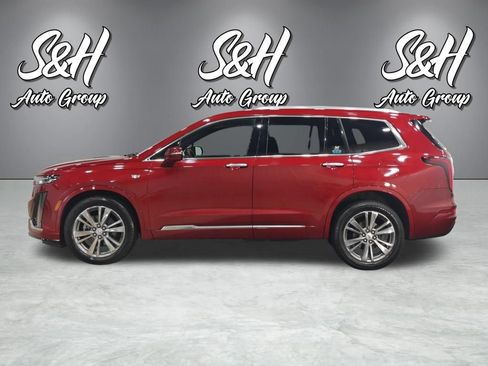 Used 2022 Cadillac XT6 Premium Luxury w/ LPO, Floor Liner Package AWD/4WD image 18