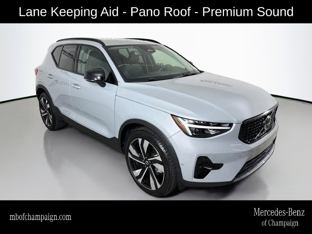 Used 2025 Volvo XC40 B5 Ultra AWD/4WD image 1