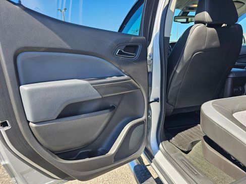 Used 2017 Chevrolet Colorado Z71 AWD/4WD image 22
