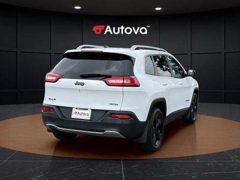Used 2018 Jeep Cherokee Limited AWD/4WD image 5