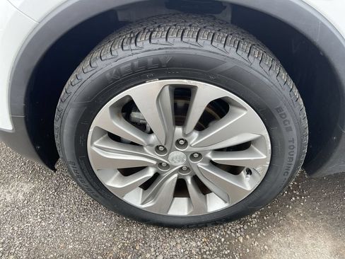 Used 2020 Buick Encore Preferred FWD image 2