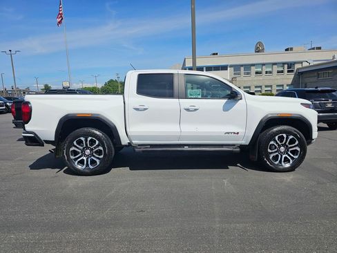 Used 2023 GMC Canyon AT4 w/ AT4 Premium Package AWD/4WD image 2