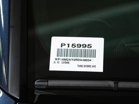 Used 2024 Porsche Cayenne Turbo AWD/4WD image 31