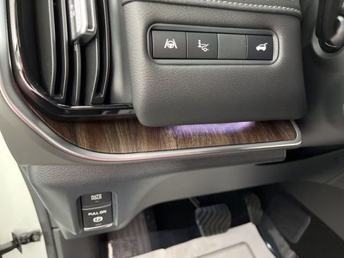 New 2026 Nissan Armada SL w/ Captain's Chari Seat Package RWD image 31