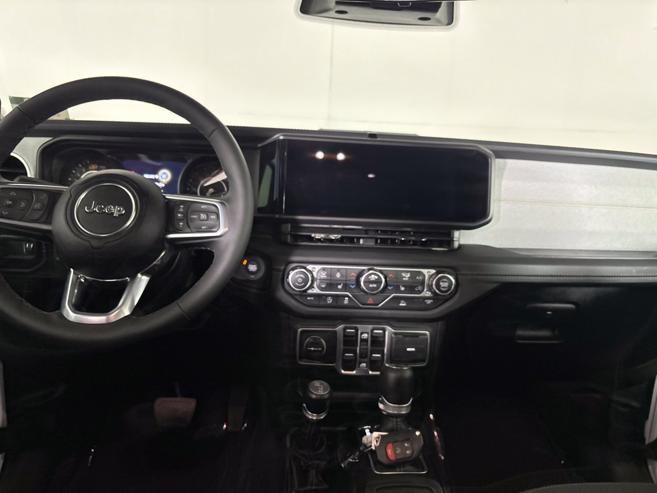 Used 2026 Jeep Wrangler Unlimited Sahara AWD/4WD image 24
