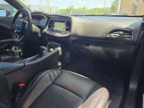 Used 2017 Dodge Challenger SRT Hellcat RWD image 11