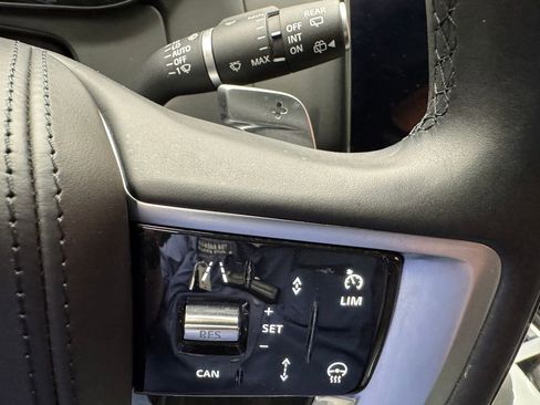 Used 2023 Land Rover Range Rover SE AWD/4WD image 14