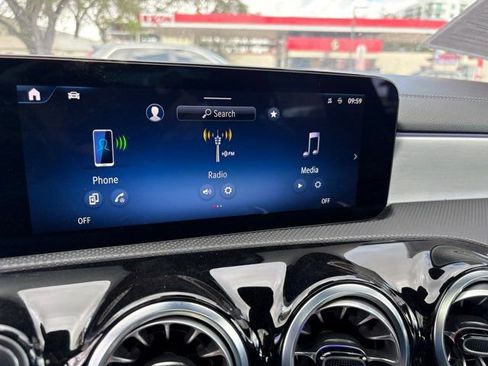 Used 2025 Mercedes-Benz CLA 250 image 22