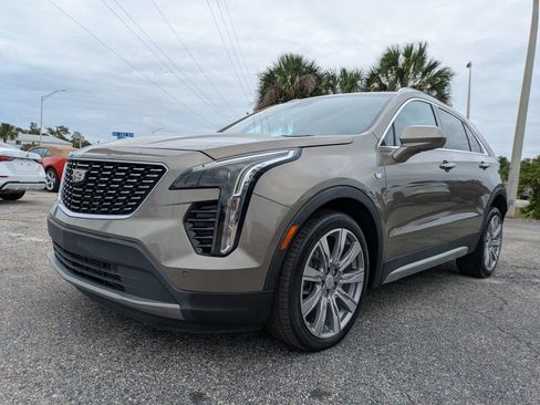 Used 2020 Cadillac XT4 Premium Luxury w/ Driver Assist Package FWD image 8