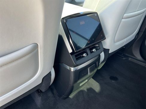 New 2026 Cadillac Vistiq Sport image 30